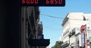 Tremenda situación de incertidumbre. El dólar cerró a $ 58 hoy en Paraná