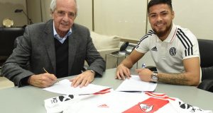Paulo Díaz firmó su contrato con River