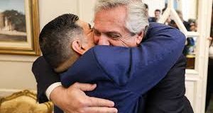 El Presidente de la Nación Alberto Fernández decretó tres días de duelo en todo el país
