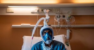 ¿Es tan difícil que entiendan que la pandemia NO terminó..? ¿Cuál es la parte que no entienden..? ¡Ojo que la economía no aguantará otra cuarentena..!!