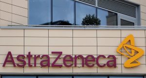 ¡ULTIMO MOMENTO..!! La ANMAT aprobó la vacuna de la Universidad de Oxford / AstraZeneca. El Reino Unido la aprobó hoy