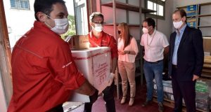Llegaron las vacunas a Entre Ríos, las recibió Bordet y se definió a que ciudades irá primero