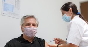 Alberto Fernández fue vacunado hoy con la Sputnik V