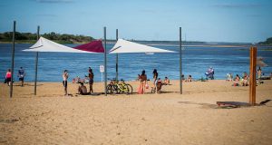 Agobian las altas temperaturas este domingo en Paraná y todo Entre Ríos. Alertas meteorológicos