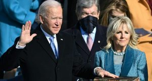 Después de asumir hoy, los primeros decretos de Biden: Acuerdo de París, OMS, coronavirus y migración