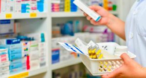 ¿Por qué se consideran esenciales a la telefonía y cable y no a los medicamentos..? Los lobby son asquerosos…