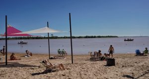 El Intendente de Paraná y la habilitación desde hoy de las playas del Balneario Municipal y Bajada Grande