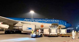 A las 18,15 hora argentina arribó esta tarde a Moscú un avión de Aerolíneas Argentinas para buscar una nueva partida de vacunas