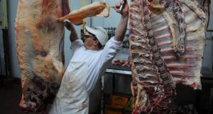 ¡Mirá los «honestos» que aumentan la carne y nos roban..!! Lee este informe. Tenés la OBLIGACIÓN de saber…