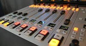 Son el 50 % de un programa… ¡Felíz Día del Operador de Radio..!!!