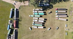 ¿Vos sos el campo?  ¿Sos delincuente como estos..?  En mega operativo se impidió un multimillonario contrabando de soja y maíz en varios camiones