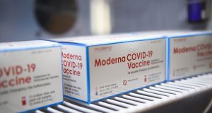 Tras la aprobación de la Agencia Europea de Medicamentos (EMA), la Argentina comenzará a vacunar a adolescentes con Moderna