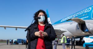 Esta mañana llegaron 650.000 dosis mas de Sptunik V. Vizzotti: «No hay ninguna vacuna contra el coronavirus en la heladera»