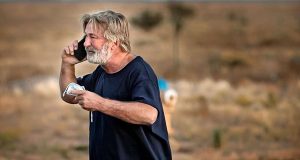 Alec Baldwin mató accidentalmente a una mujer durante un rodaje