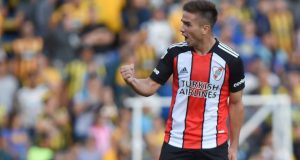 River con la resaca después de la fiesta durmió un tiempo y medio y le hicieron 2 goles. Después se despertó, lo empato y lo pudo ganar