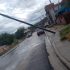 Precaución por poste y cables caídos en Puerto Viejo. Un camión provocó el inconveniente