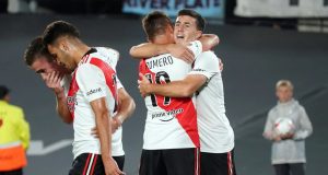 Con un equipo alternativo River, y en un partido donde no se jugaba nada, le ganó a Platense en el «Monumental» por 2 a 1