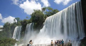 Argentina tiene todo: nieve, selva, montañas, playas y sierras, por eso 6 millones de personas se movilizan en estas vacaciones invernales