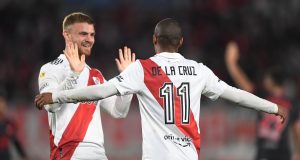 A pesar de un vergonzoso arbitraje en contra, River le ganó 2 a 0 a Barraca Central y sube en la tabla