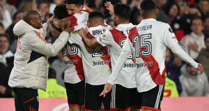 Tremendo River. Con uno menos y gran fútbol goleó 4 a 2 a Sporting Cristal por la Copa Libertadores
