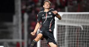 Con un triplete de Colidio brillante, River se lo dio vuelta a Instituto y está en cuartos